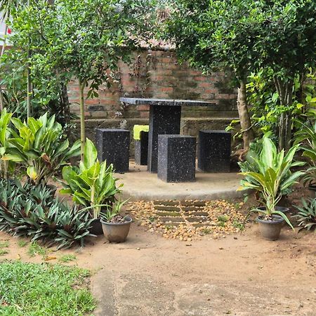 Lazy Bear Best Hostel In Kandy Exterior foto