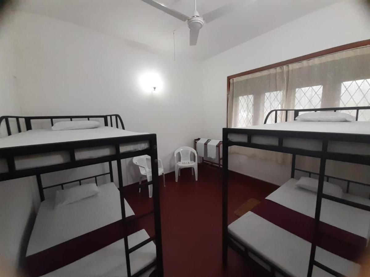 Lazy Bear Best Hostel In Kandy Exterior foto