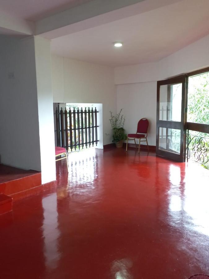 Lazy Bear Best Hostel In Kandy Exterior foto