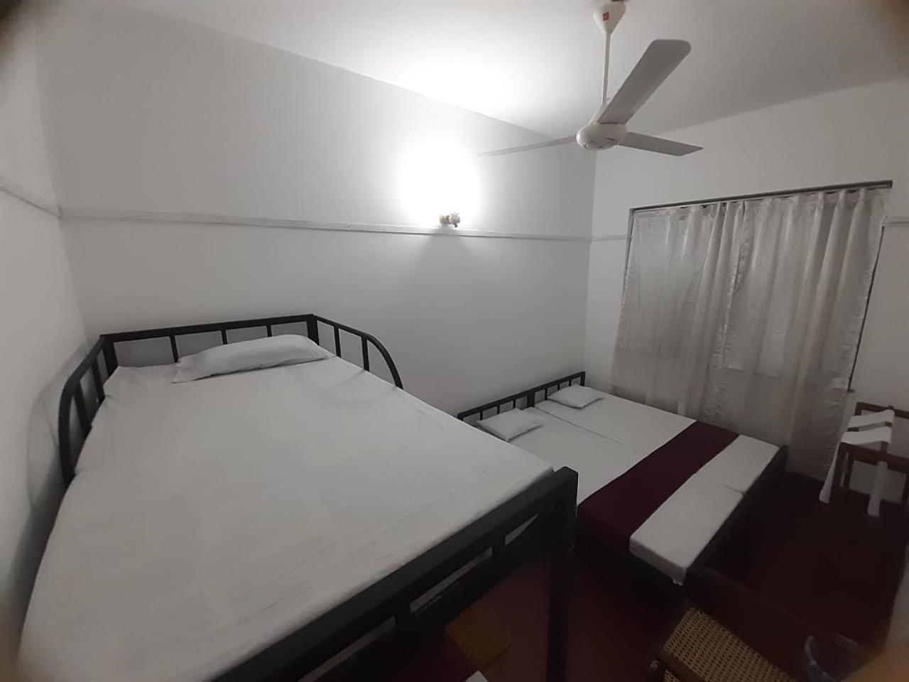 Lazy Bear Best Hostel In Kandy Exterior foto